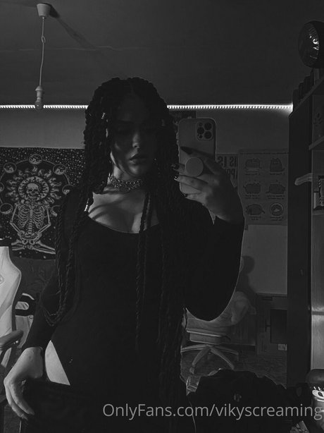 vikyscreaming top star image