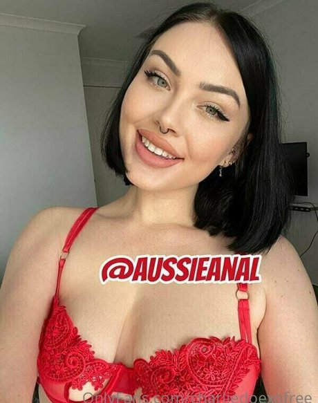 charliedoexofree star sexy gallery