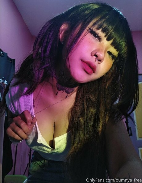 oumnya free beautiful actress picture