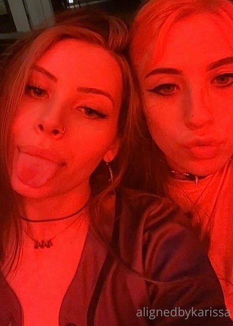 alignedbykarissa Profile pic