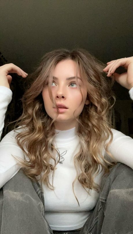 alignedbykarissa beautiful pornstar picture