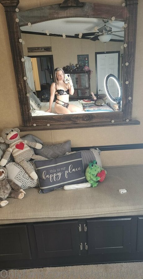 trashpanda1140free naked actress galleries