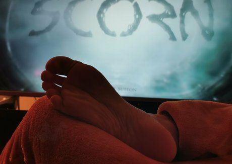 frenchmoon69 pretty model pics