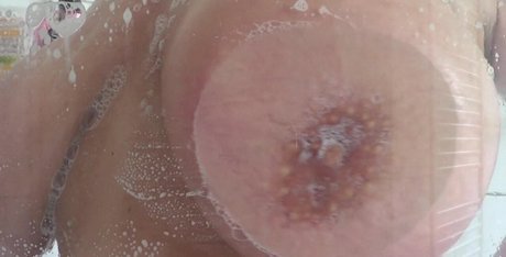 BustynataschaVIP star adult photo