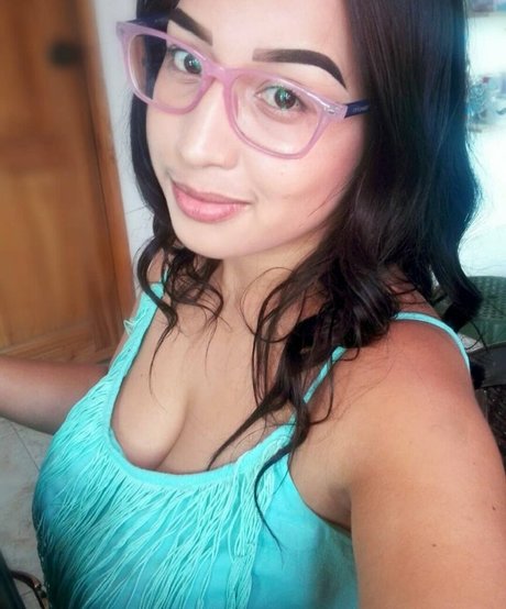 Karen Pinargote Torres exclusive star images