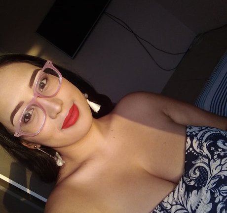 Karen Pinargote Torres pretty actress pics