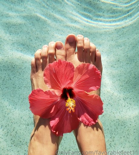 favorablefeet11 model perfect img