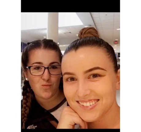 Lizzy Maguire star naked pic