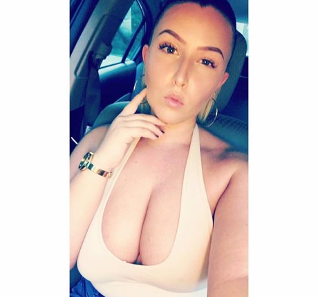 Lizzy Maguire model beautiful pic