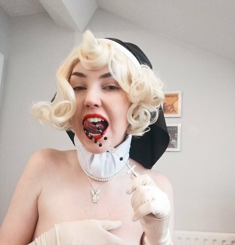 dinkydemure model art pic