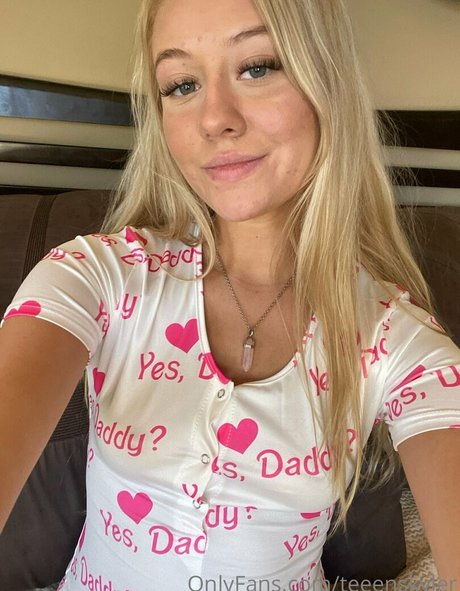 teeenskyler hot star picture