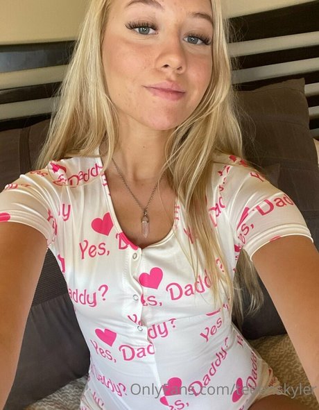 teeenskyler model naked image