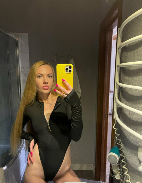 tati model xxx actress galleries