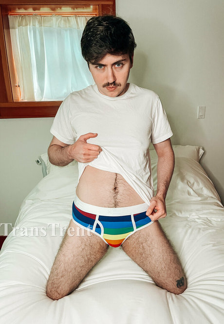 transtrentfree model beautiful img