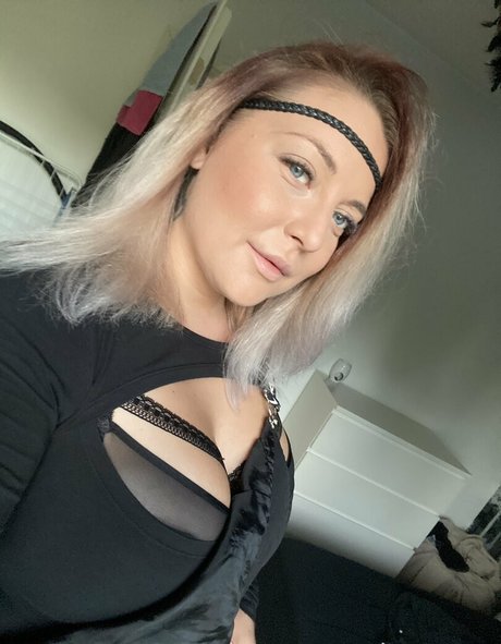 ellitelli model perfect images