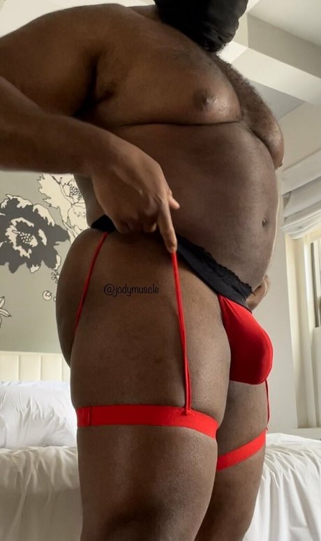 jodymuscle hot actress img