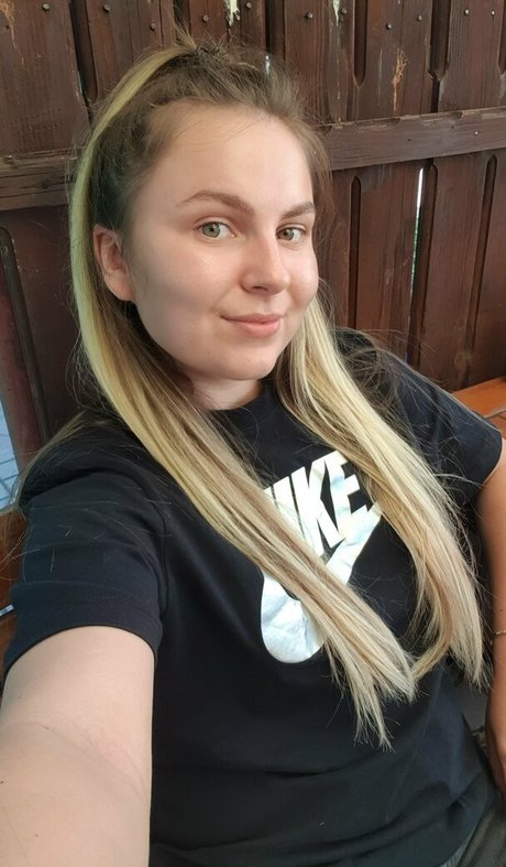 tsdelia erotic model photo