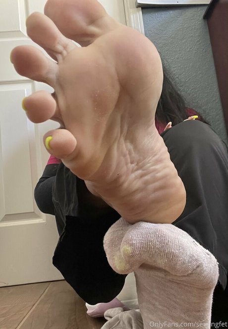 servingfet model nude img