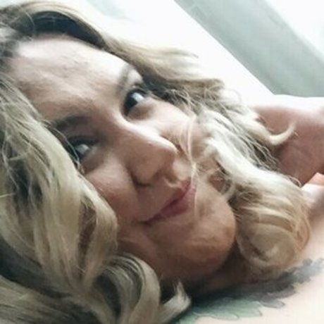 Corissa Enneking model perfect pictures