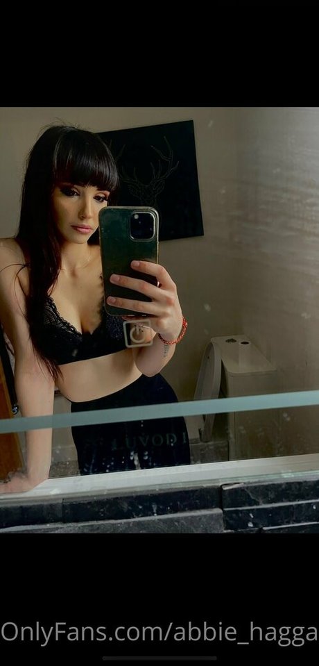 Abbie Haggar pornstar nude img