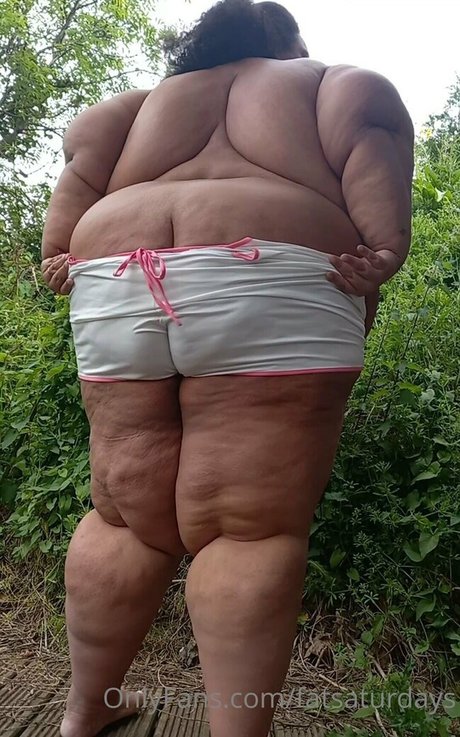 fatsaturdays nude star image