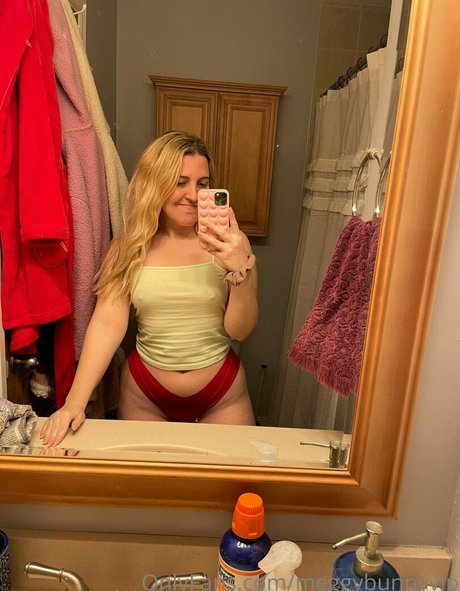 meggybunnyvip art star photos