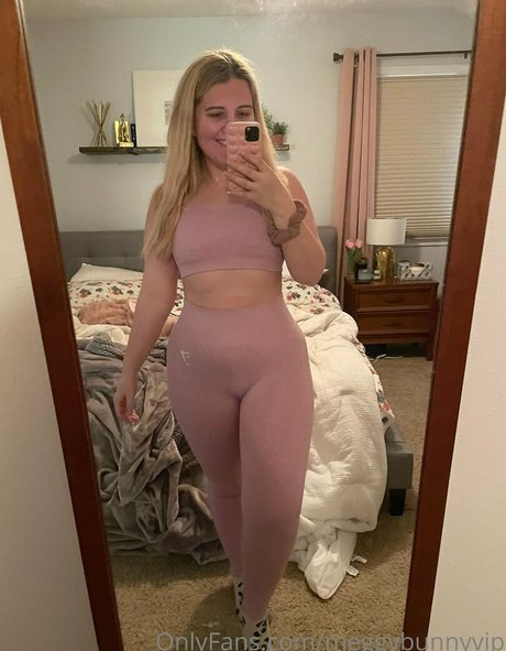 meggybunnyvip porn star image