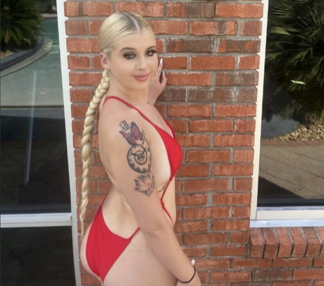 Kuttemreece pretty actress photo