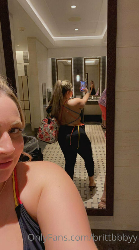 brittbbbyy pornographic actress picture