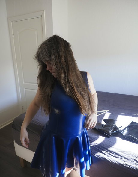 latexblizfree erotic star picture