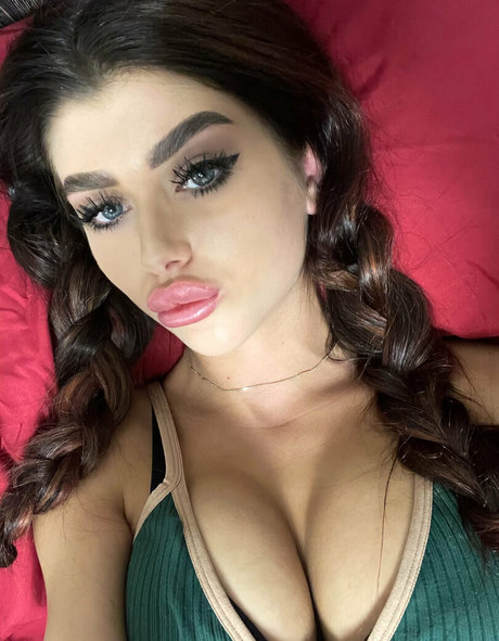 baileyss beautiful model picture