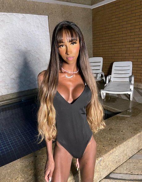 victoriacarolino perfect actress img