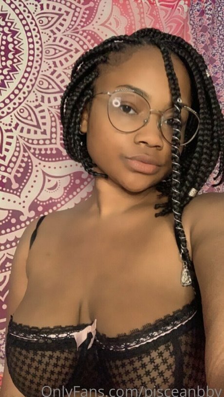 pisceanbby nude model archive