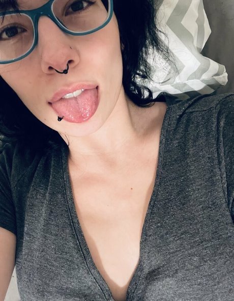 ghostlygothx model naked gallery