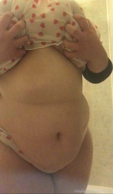 emiscutie pornstar nude pic