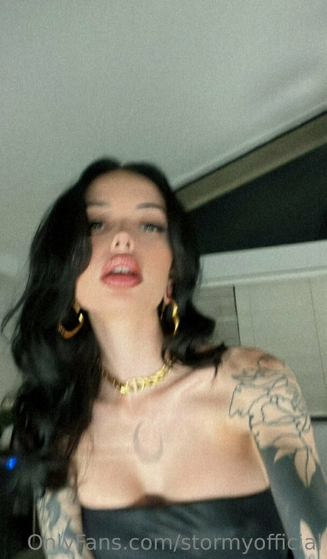stormyofficial star best pic