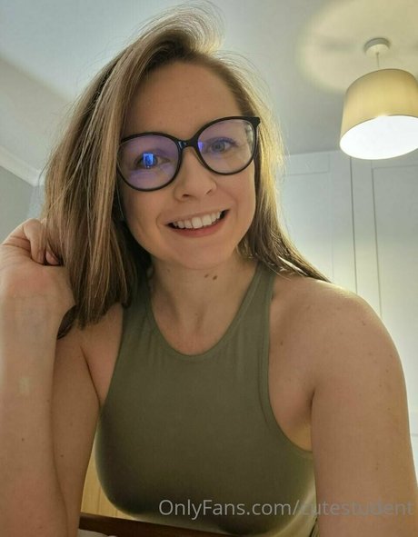 cutestudent free actress pictures