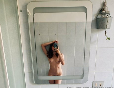 tomoeeegozen star pornographic photo