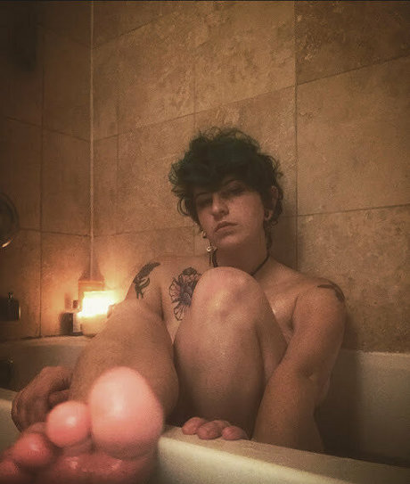 crazyplantlady model nude photo