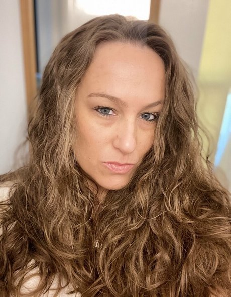 brunette wife onlyfans sexy nudes gallery