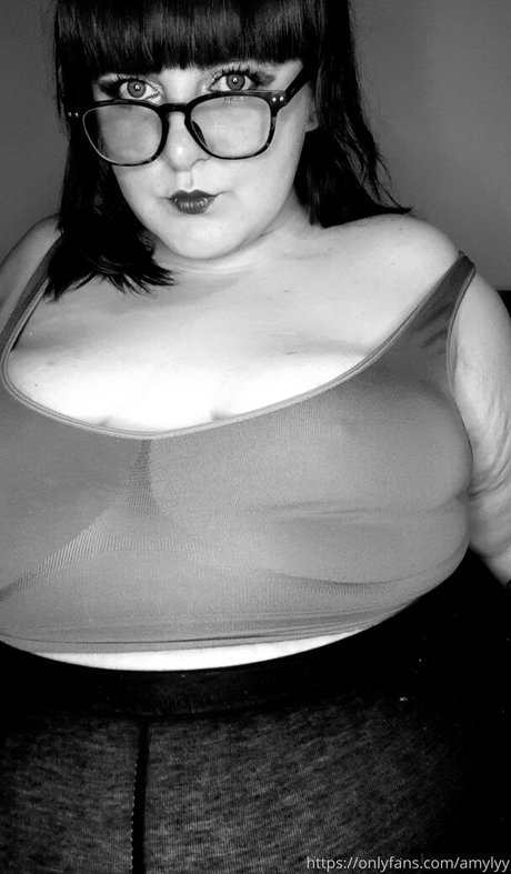 amylyy sexy pornstar image