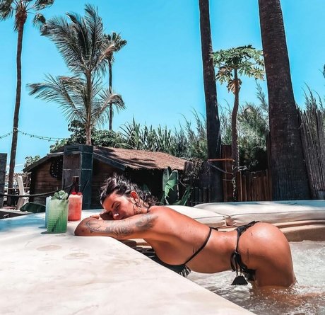 Lola Ortiz star adult pic