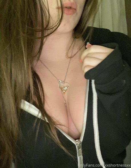 xxshortnessxx exclusive model pic