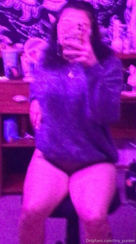 tiny punker star high quality pictures