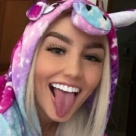 Sharonnikoll07 sexy actress photos