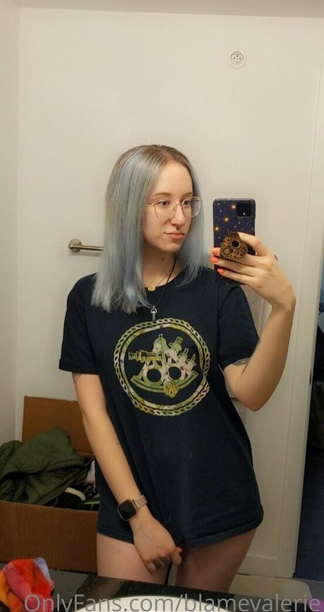 blamevalerie art actress galleries