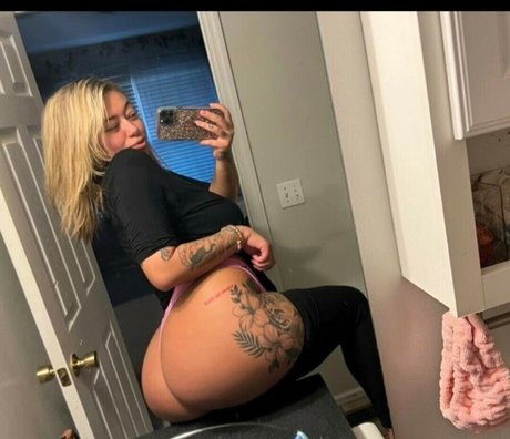 Meya Taylor_ pornstar nude photo