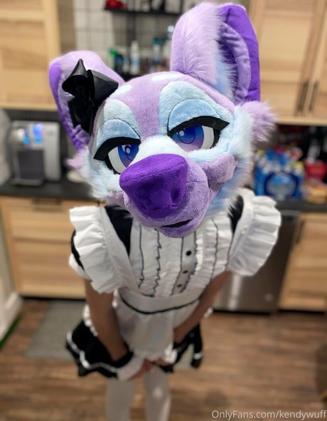 kendywuff model pretty picture