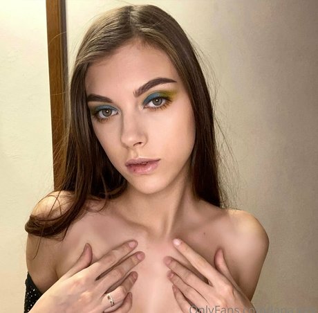 lana virg Profile pic