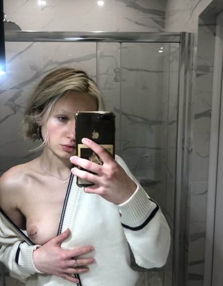 lilbiii nude pornstar gallery